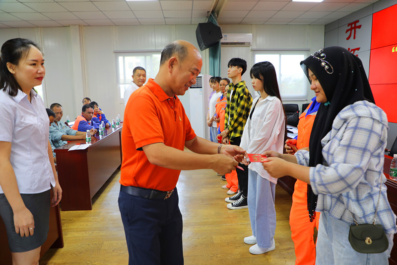 “金秋助學(xué)，圓夢(mèng)明佳！”明佳集團(tuán)黨支部及工會(huì)組織開展愛心助學(xué)活動(dòng)！